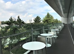 気持ちのいいテラス席
